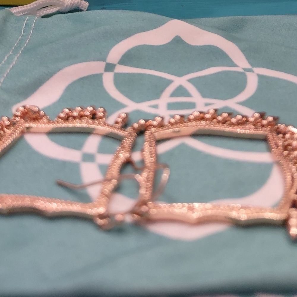 EUC Kendra Scott Lacy Drop Earrings Rose Gold - Picture 9 of 12